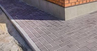 Укладка плитки на отмостку: Цена от 836 руб. в Балахне от ТротуарнаяПлитка