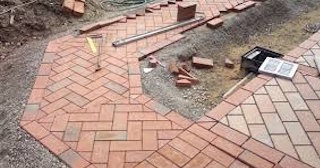 Укладка тротуарной плитки в Балахне в октябре