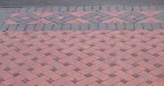 Укладка тротуарной плитки на старое бетонное основание в Балахне в октябре