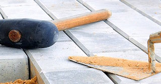 Профессиональная укладка тротуарной брусчатки в Балахне в октябре