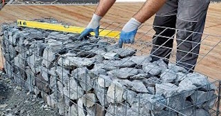 Устройство подпорной стенки из габионов в Балахне в октябре